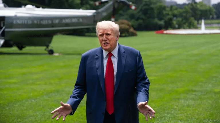 Trump speaking White House lawn