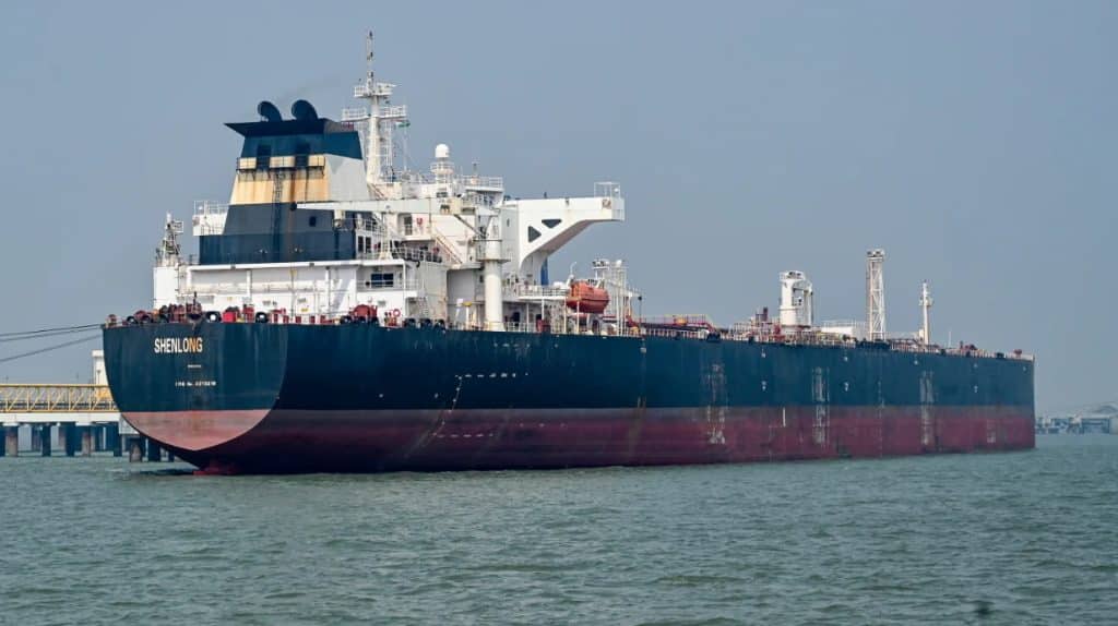 The Liberia-flagged crude oil tanker Shenlong Suezmax successfully docked at Mumbai Port after navigating the high-risk Strait of Hormuz
