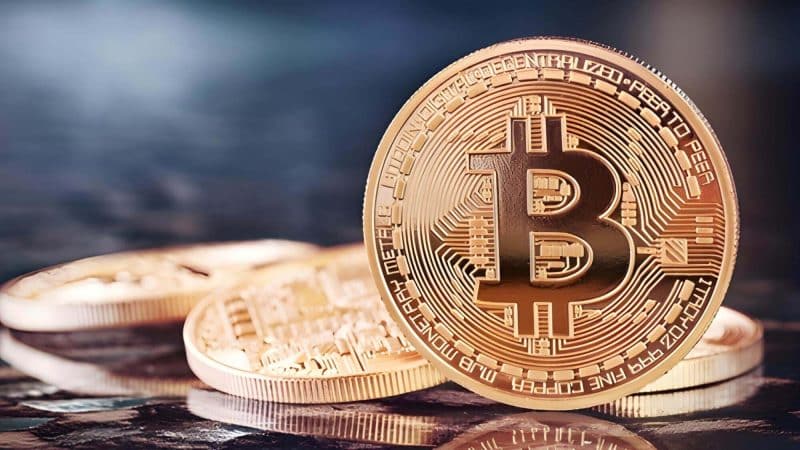 Bitcoin ETF Outflows affect the market through BlackRock IBIT Exits and Institutional Profit Taking creating Solana Capital Inflows