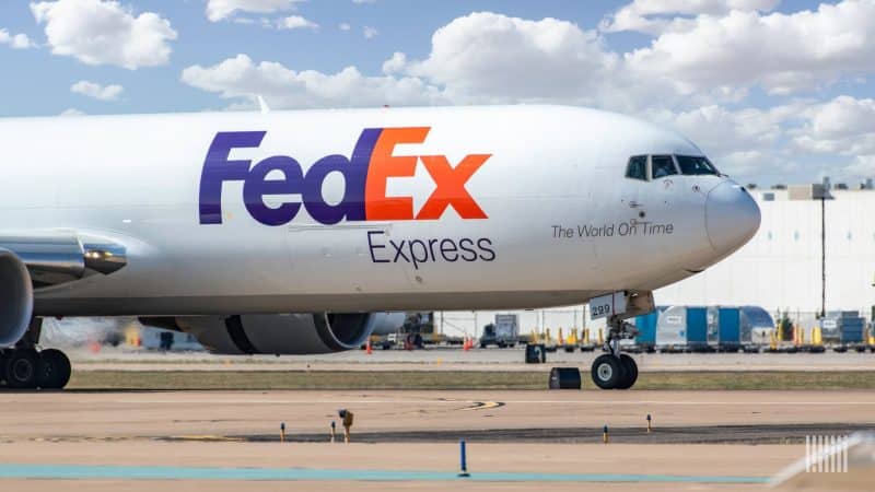 FedEx Earnings FedEx EPS forecast Pilot contract raise Vietnam operations Dividend increase