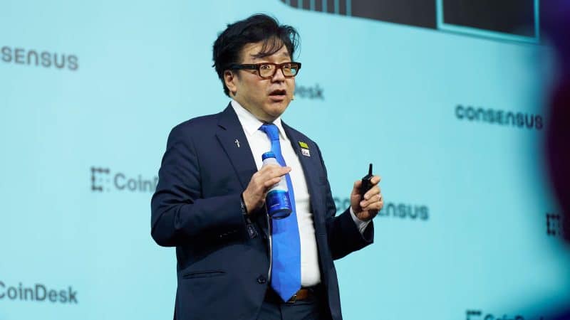 mage of Tom Lee representing the AI-bubble, AI-stocks, S&P-500-forecast, S&P-500-prediction, and stock-market-correction