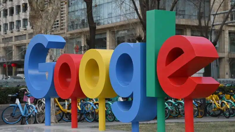 Google logo representing GOOG stock, Google earnings report, Google Cloud revenue, and Google AI investment