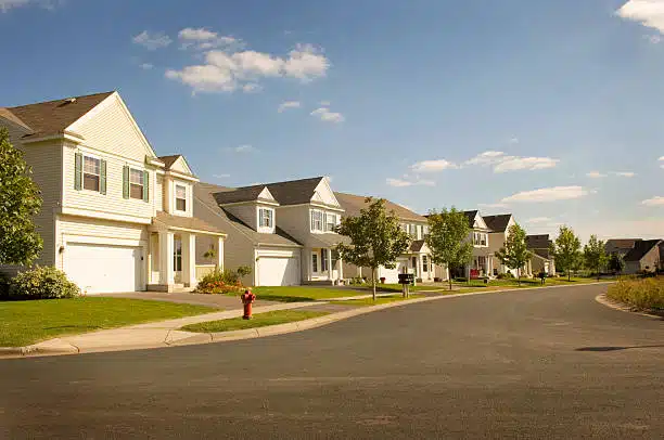 US foreclosure filings Housing market strain Bank repossessions rise Homeowner financial stress Mortgage default rates