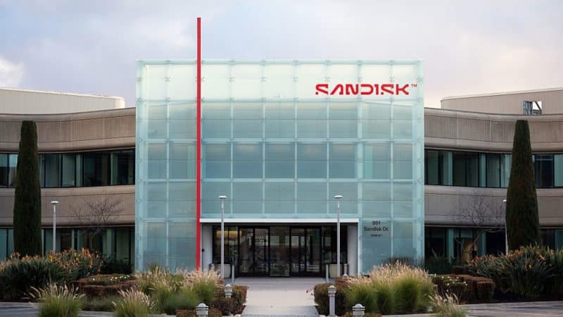 SanDisk Q4 earnings SNDK stock volatility Micron stock recovery Semiconductor market trend Memory chip demand
