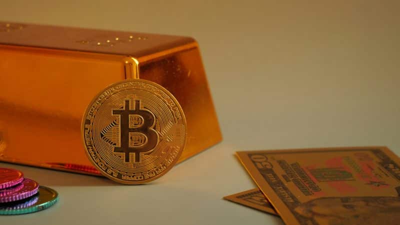Image of Bitcoin representing Bitcoin-savings, US-dollar weakness, de-dollarization, Bitcoin-adoption, and Bitcoin-investment