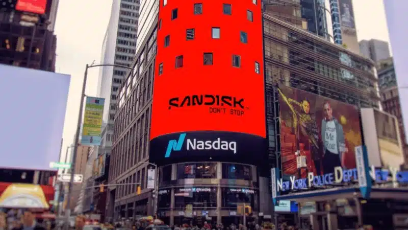 SanDisk Q4 earnings drop SNDK stock price NAND flash demand AI storage growth Tech stock volatility